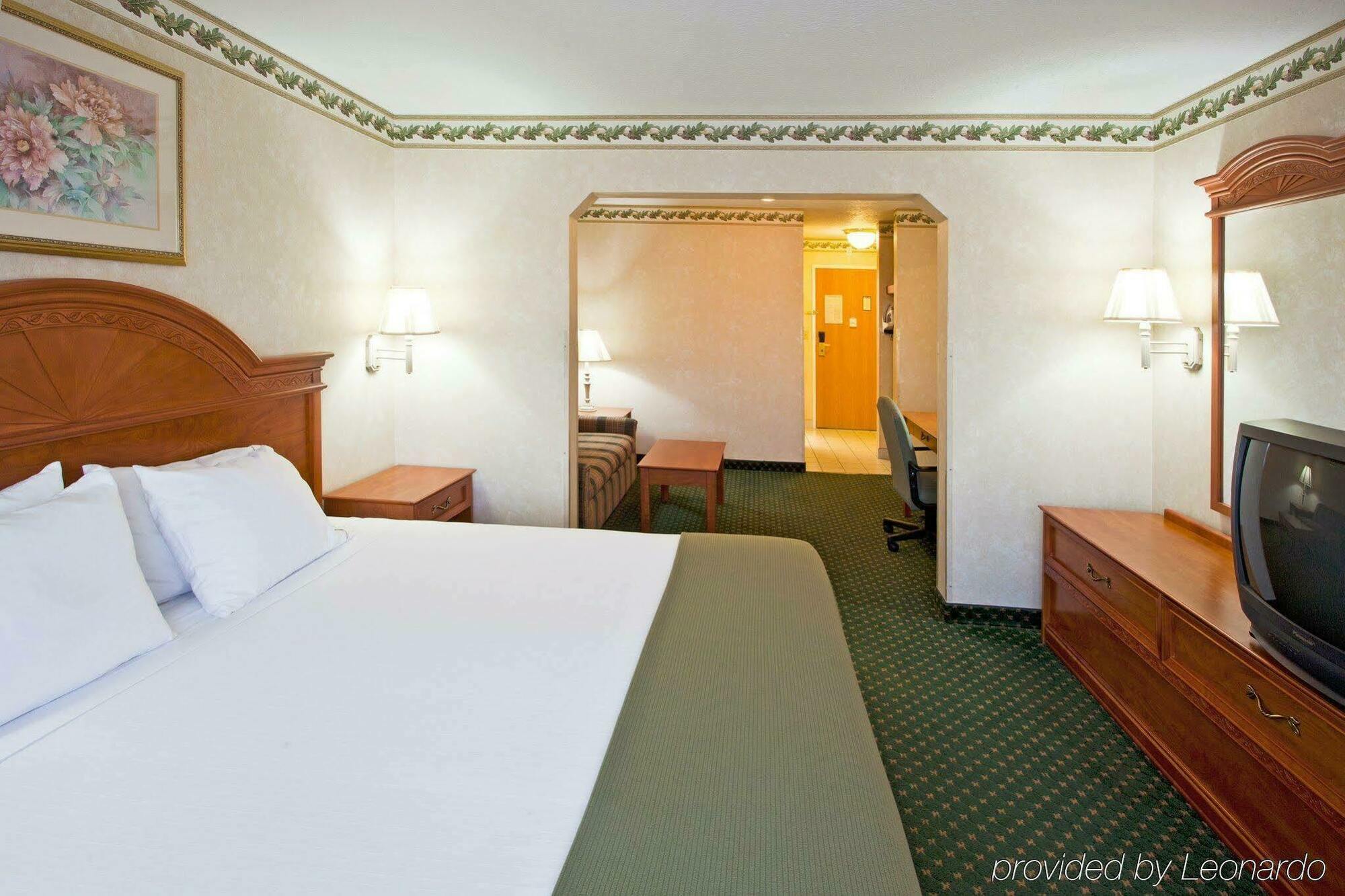 Holiday Inn Express Hotel & Suites Charlotte By Ihg Dış mekan fotoğraf